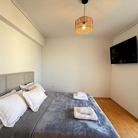 Sunny Home Private Jacuzzi Hydromassage Acropolis & Lycabettus Far View Parking 300M Metro Peristeri Athen Eksteriør billede