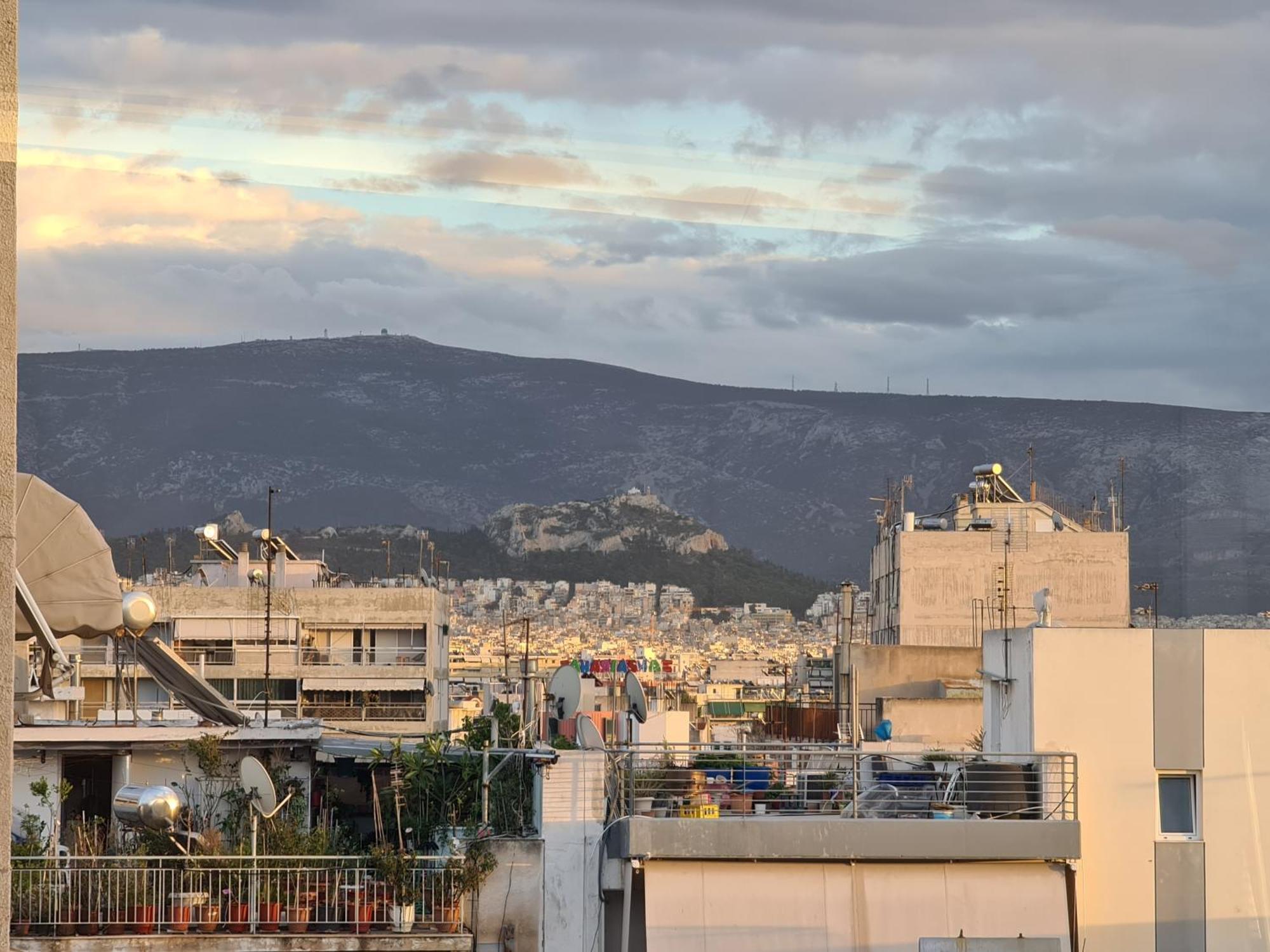 Sunny Home Private Jacuzzi Hydromassage Acropolis & Lycabettus Far View Parking 300M Metro Peristeri Athen Eksteriør billede