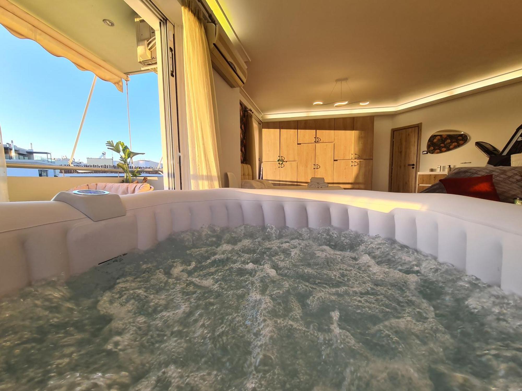 Sunny Home Private Jacuzzi Hydromassage Acropolis & Lycabettus Far View Parking 300M Metro Peristeri Athen Eksteriør billede