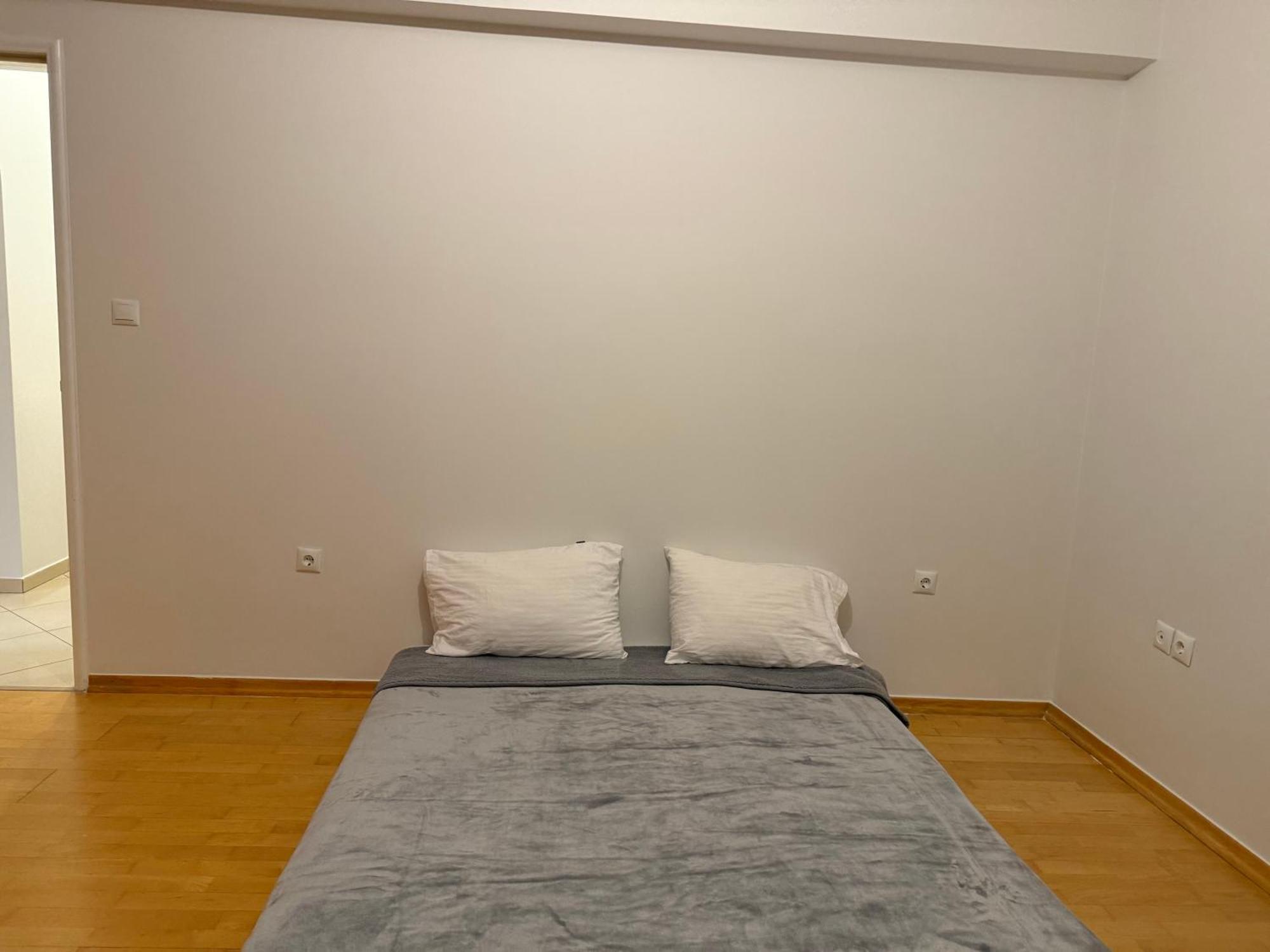 Sunny Home Private Jacuzzi Hydromassage Acropolis & Lycabettus Far View Parking 300M Metro Peristeri Athen Værelse billede