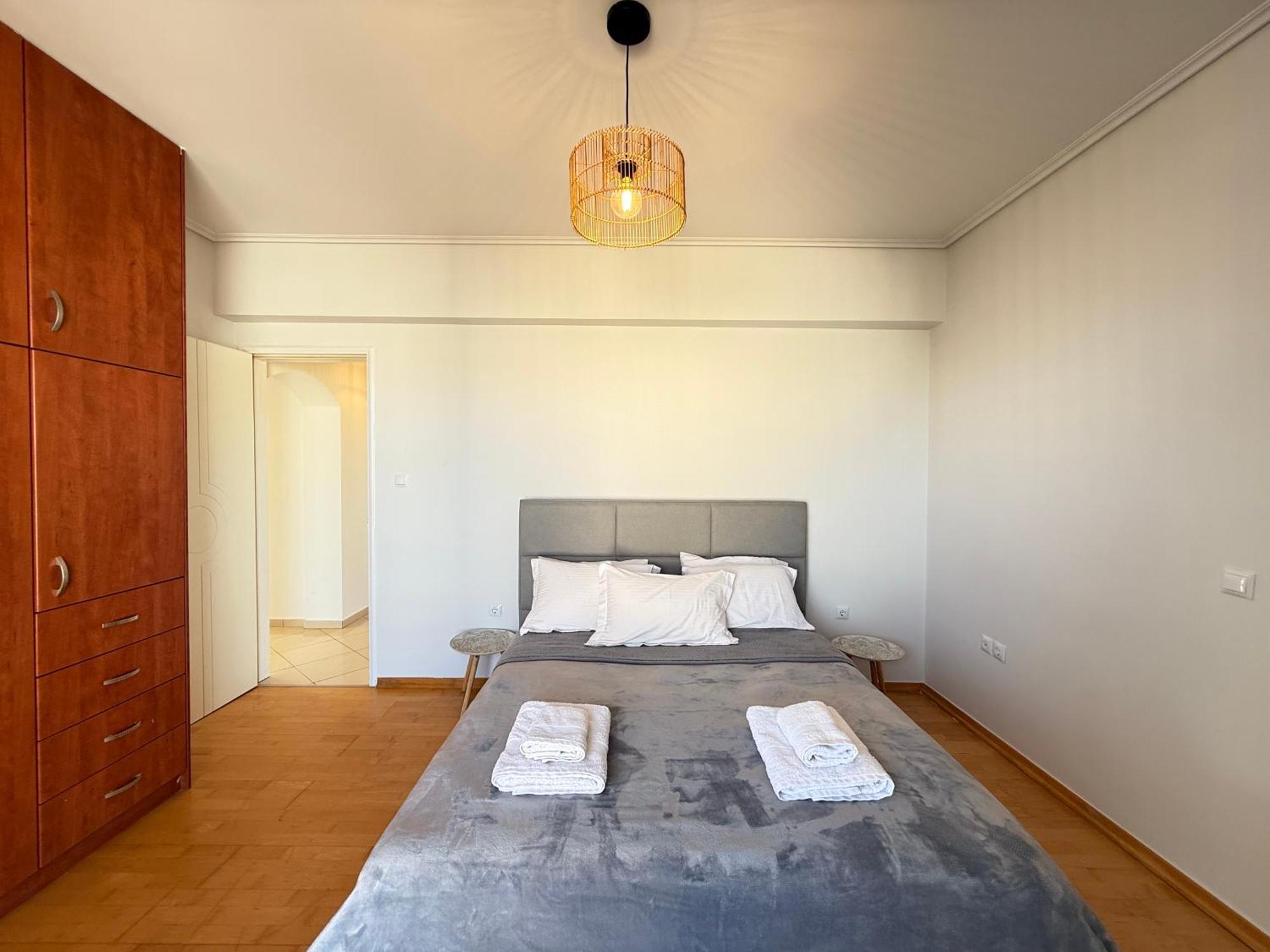 Sunny Home Private Jacuzzi Hydromassage Acropolis & Lycabettus Far View Parking 300M Metro Peristeri Athen Eksteriør billede
